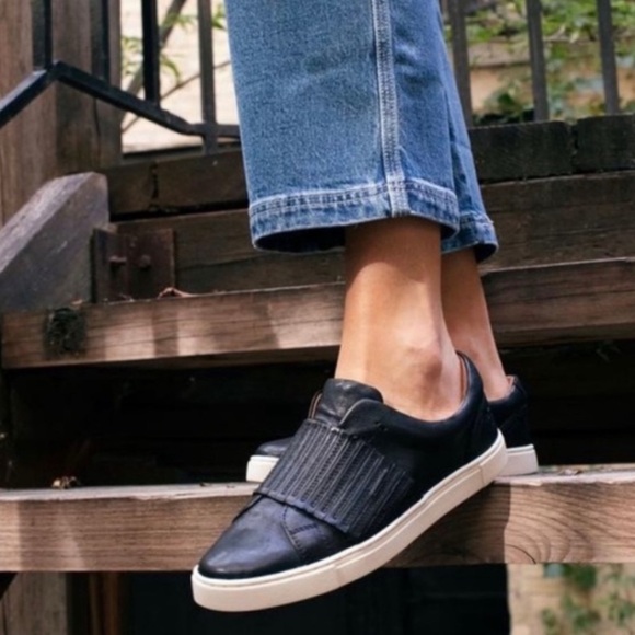 Frye Shoes - Frye black leather leather sneakers Sz 7